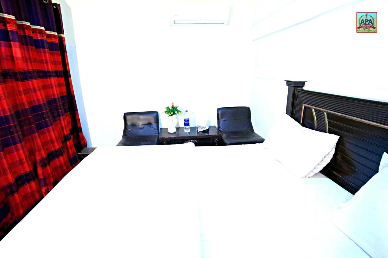 Royal Inn Guest House ลาฮอร์ ภายนอก รูปภาพ